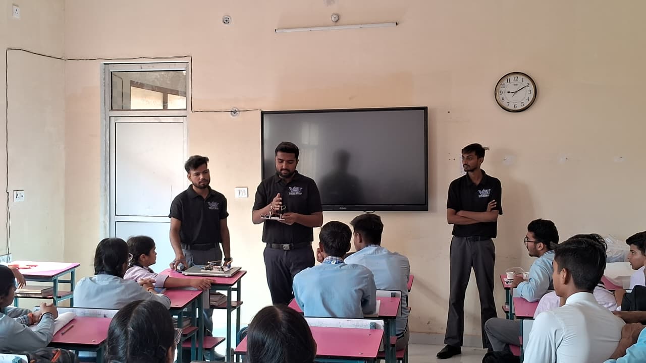 Hands-on STEM & Robotics Workshops in Schools